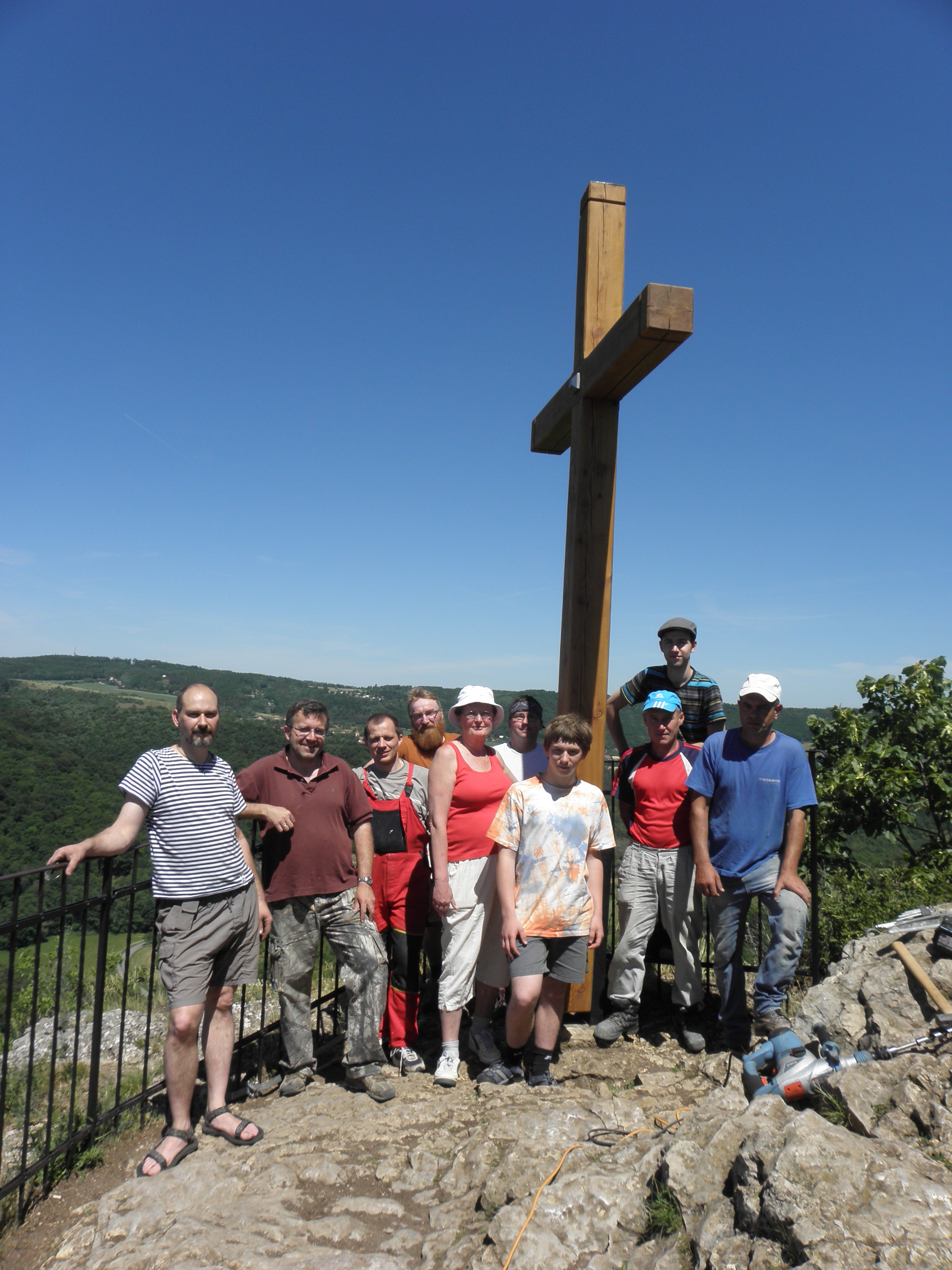 Kříž nad Svatým Janem pod skalou 2017 (66)